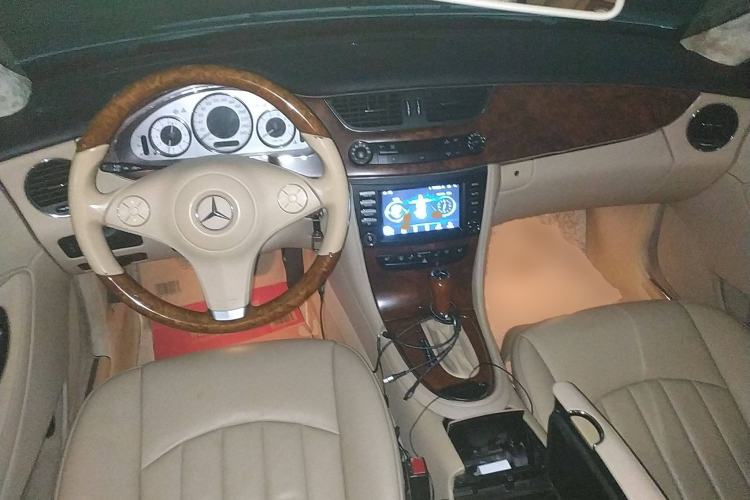 Used Mercedes-Benz CLS 2009 CLS 300 Center Console