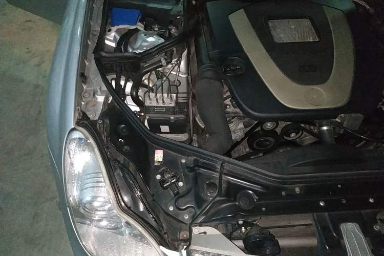 Used Mercedes-Benz CLS 2009 CLS 300 Engine Bay Right