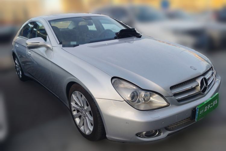 Used Mercedes-Benz CLS 2009 CLS 300 Front Right 45 Deg
