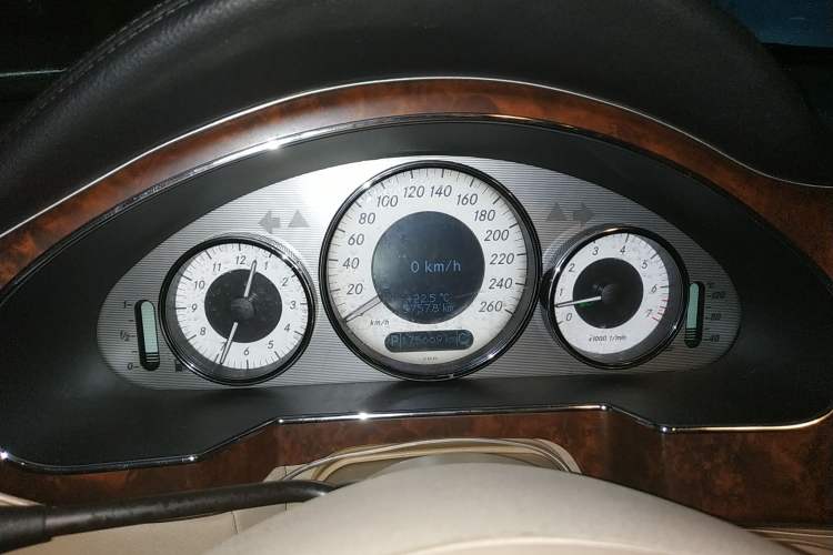 Used Mercedes-Benz CLS 2009 CLS 300 Instrument Cluster