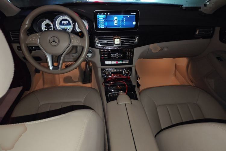 Used Mercedes-Benz CLS 2012 CLS 300 CGI Center Console