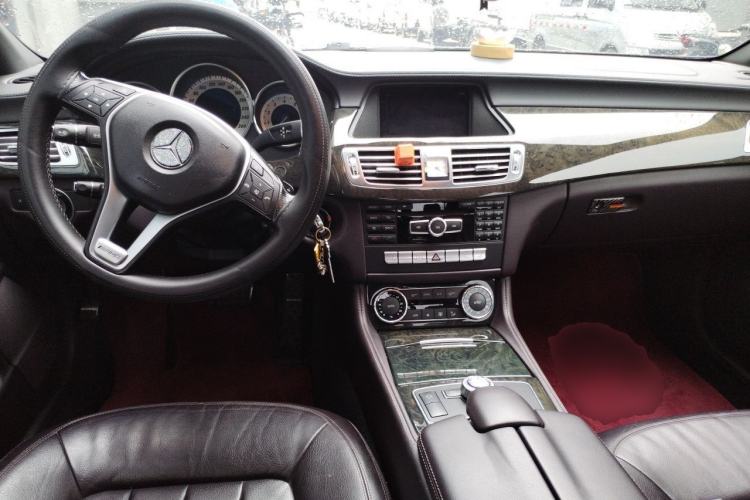 Used Mercedes-Benz CLS 2012 CLS 300 CGI Center Console