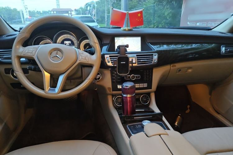 Used Mercedes-Benz CLS 2012 CLS 300 CGI Center Console