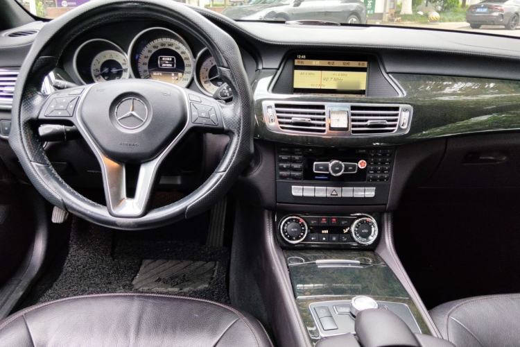 Used Mercedes-Benz CLS 2012 CLS 300 CGI Center Console
