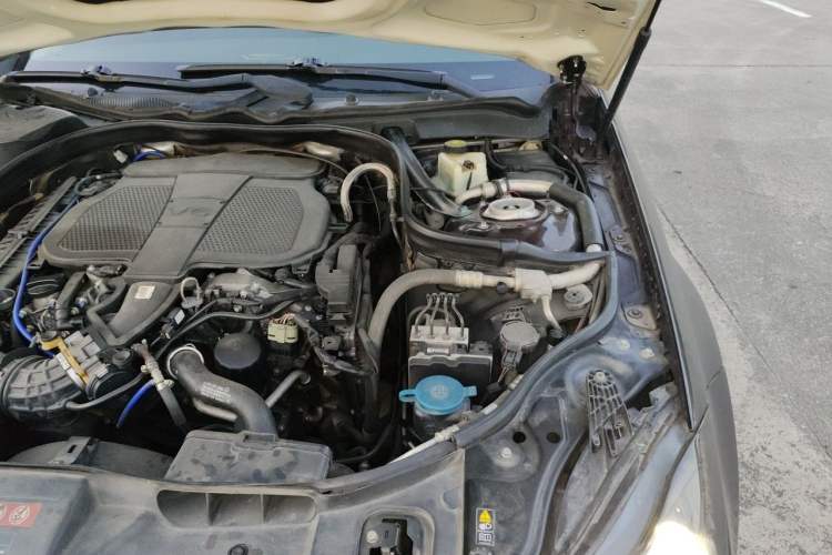 Used Mercedes-Benz CLS 2012 CLS 300 CGI Engine Bay Left