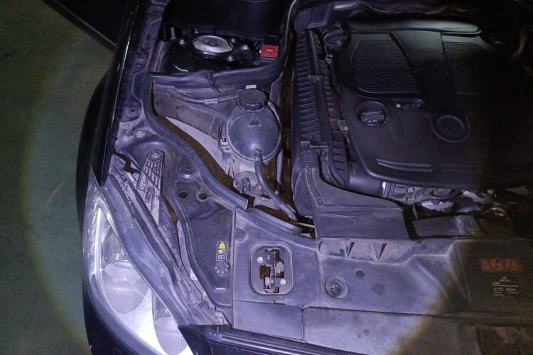 Used Mercedes-Benz CLS 2012 CLS 300 CGI Engine Bay Right