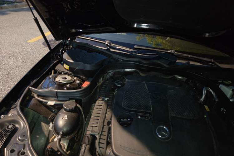 Used Mercedes-Benz CLS 2012 CLS 300 CGI Engine Bay Right