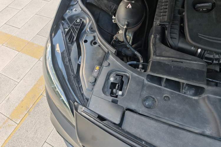 Used Mercedes-Benz CLS 2012 CLS 300 CGI Engine Bay Right