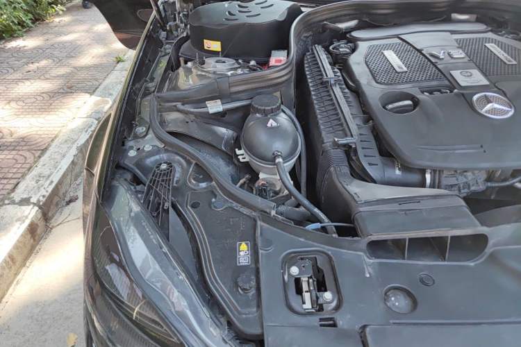 Used Mercedes-Benz CLS 2012 CLS 300 CGI Engine Bay Right