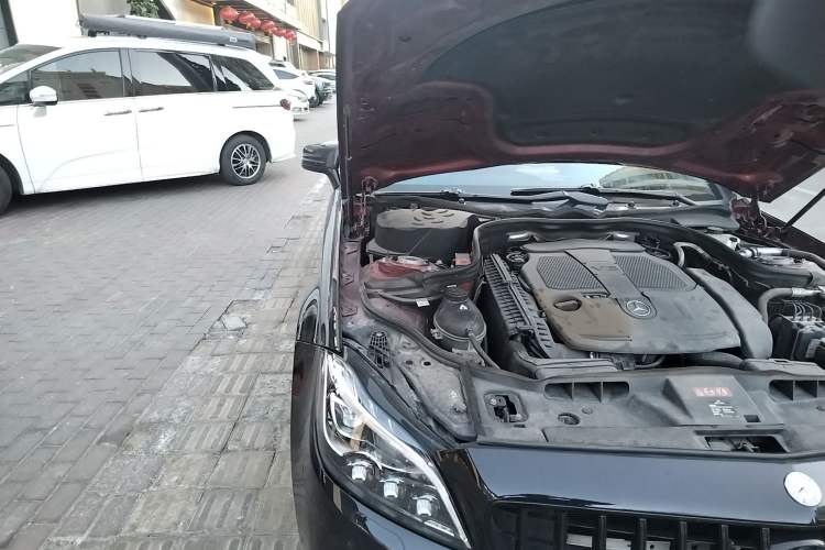 Used Mercedes-Benz CLS 2012 CLS 300 CGI Engine Bay Right