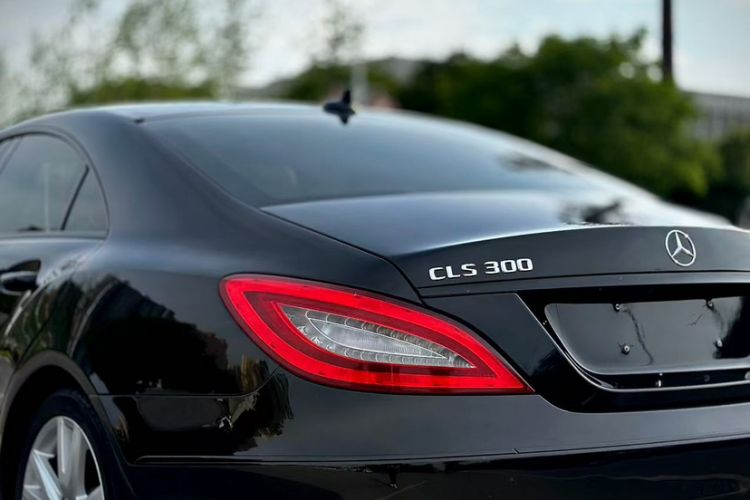 Used Mercedes-Benz CLS 2012 CLS 300 CGI Exterior 2
