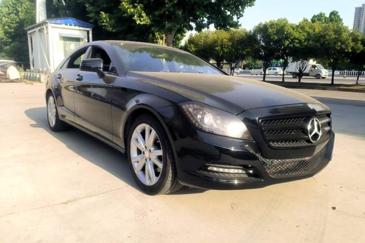 Used Mercedes-Benz CLS 2012 CLS 300 CGI Front Right 45 Deg
