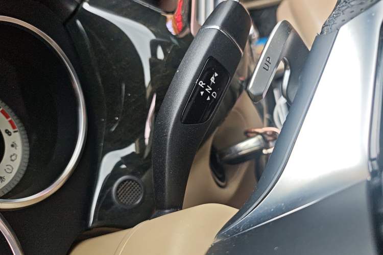 Used Mercedes-Benz CLS 2012 CLS 300 CGI Gear Lever