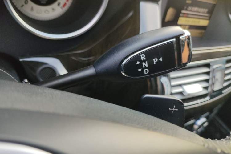 Used Mercedes-Benz CLS 2012 CLS 300 CGI Gear Lever