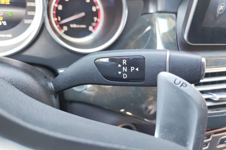 Used Mercedes-Benz CLS 2012 CLS 300 CGI Gear Lever