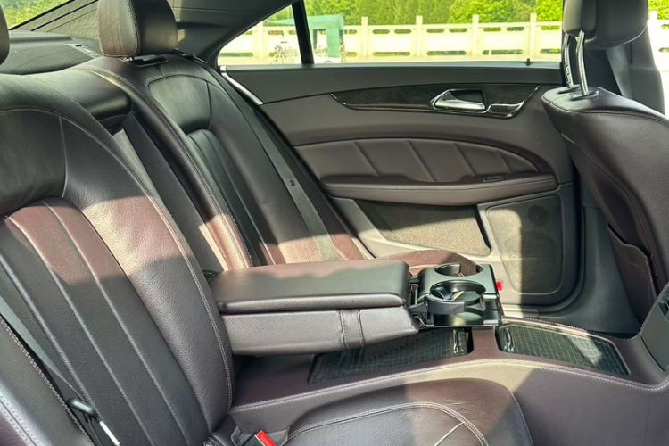 Used Mercedes-Benz CLS 2012 CLS 300 CGI Interior 2