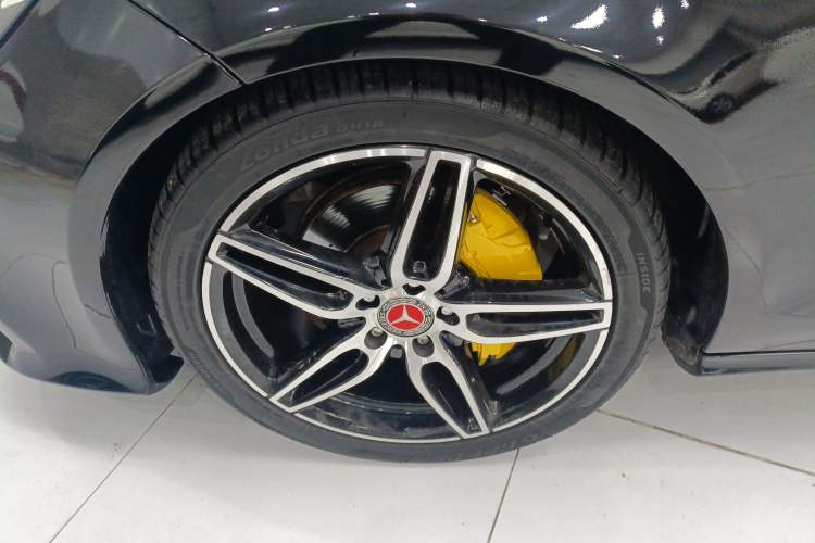 Used Mercedes-Benz CLS 2012 CLS 300 CGI Left Front Wheel Hub
