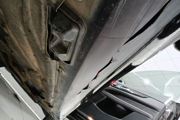 Used Mercedes-Benz CLS 2012 CLS 300 CGI Left Side Sill