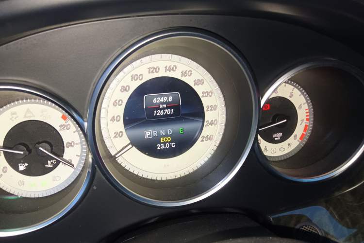 Used Mercedes-Benz CLS 2012 CLS 300 CGI Odometer Close Up