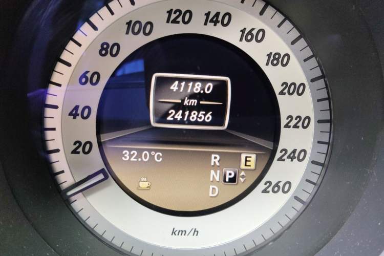 Used Mercedes-Benz CLS 2012 CLS 300 CGI Odometer Close Up