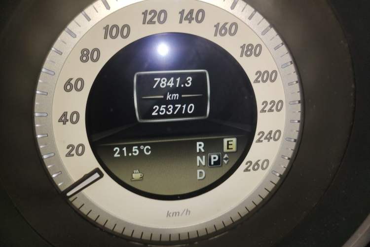 Used Mercedes-Benz CLS 2012 CLS 350 CGI Odometer Close Up