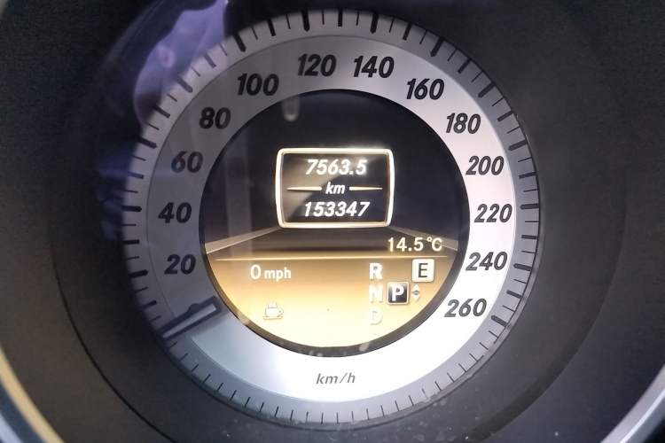 Used Mercedes-Benz CLS 2012 CLS 300 CGI Odometer Close Up
