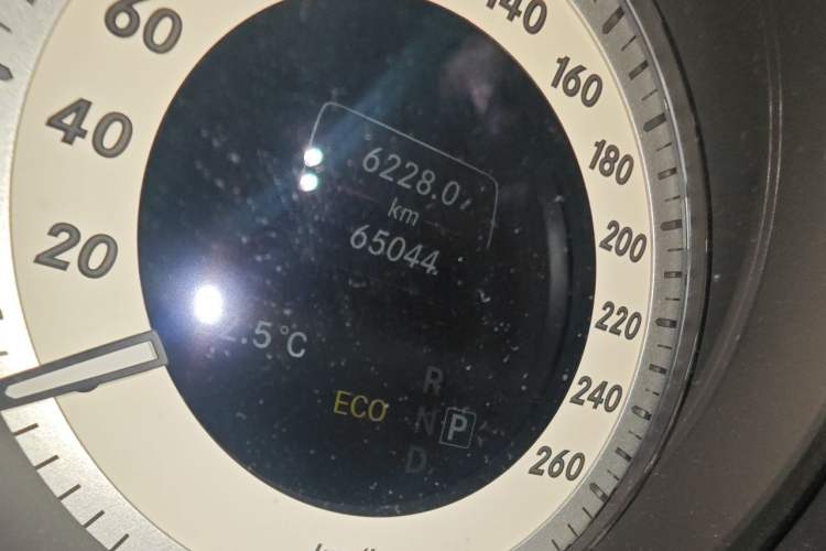 Used Mercedes-Benz CLS 2012 CLS 300 CGI Odometer Close Up
