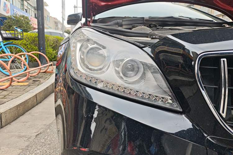 Used Mercedes-Benz CLS 2012 CLS 300 CGI Right Front Headlight