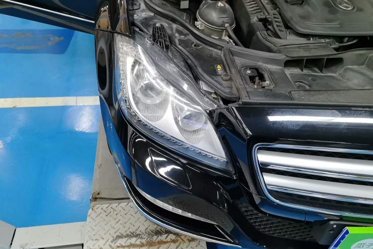 Used Mercedes-Benz CLS 2012 CLS 300 CGI Right Front Headlight