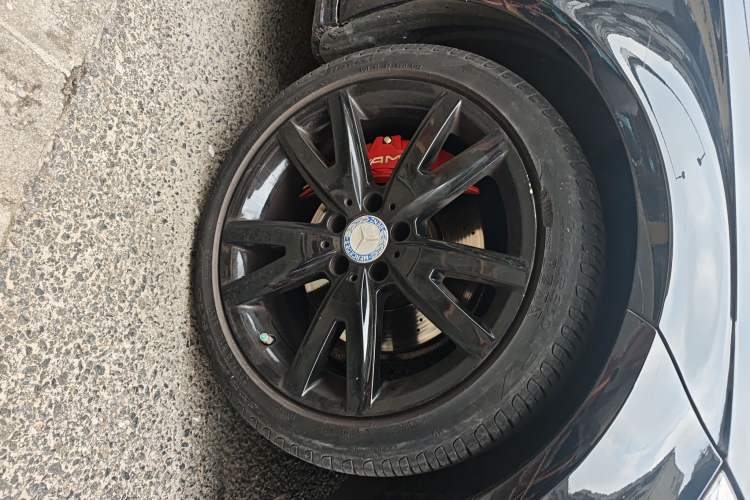 Used Mercedes-Benz CLS 2012 CLS 300 CGI Right Front Wheel Hub