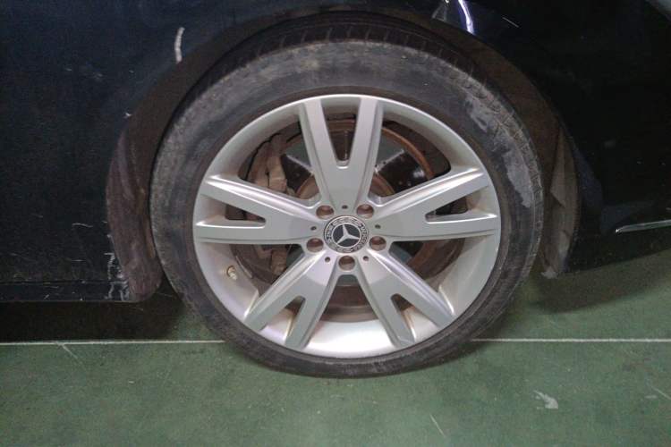 Used Mercedes-Benz CLS 2012 CLS 300 CGI Right Front Wheel Hub