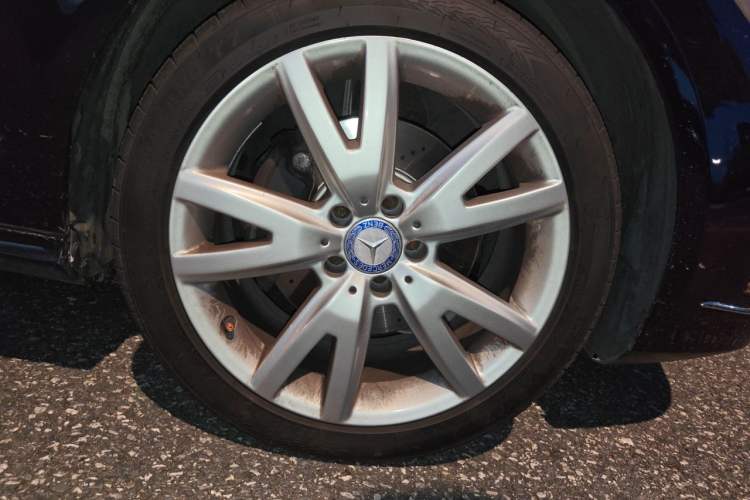 Used Mercedes-Benz CLS 2012 CLS 300 CGI Right Front Wheel Hub