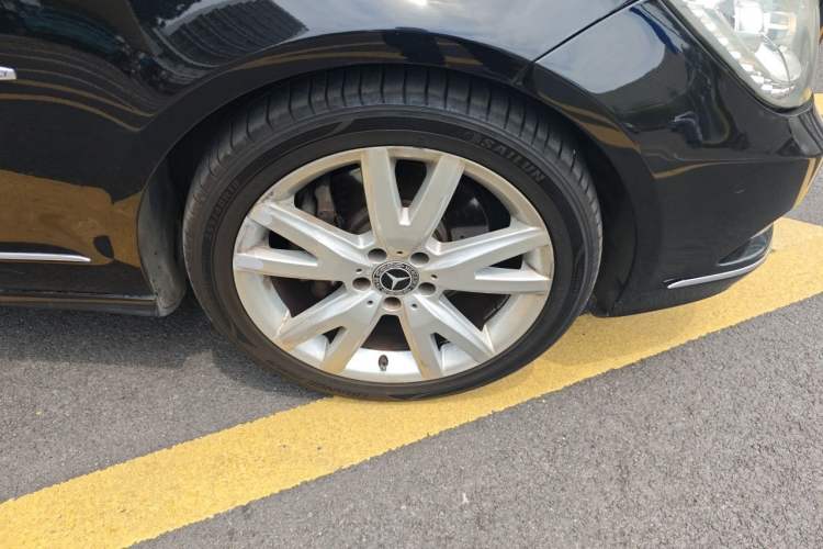 Used Mercedes-Benz CLS 2012 CLS 300 CGI Right Front Wheel Hub
