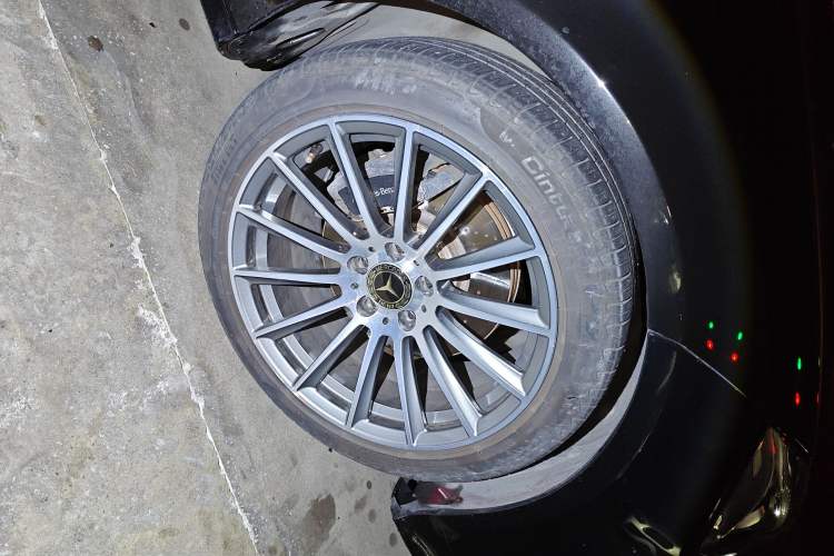 Used Mercedes-Benz CLS 2012 CLS 300 CGI Right Front Wheel Hub
