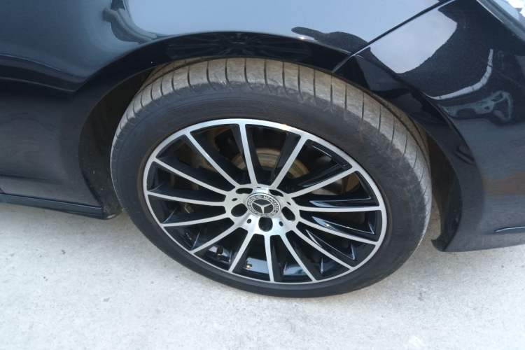 Used Mercedes-Benz CLS 2012 CLS 300 CGI Right Front Wheel Hub