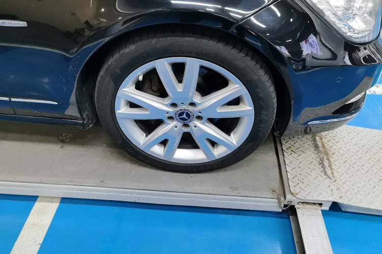 Used Mercedes-Benz CLS 2012 CLS 300 CGI Right Front Wheel Hub