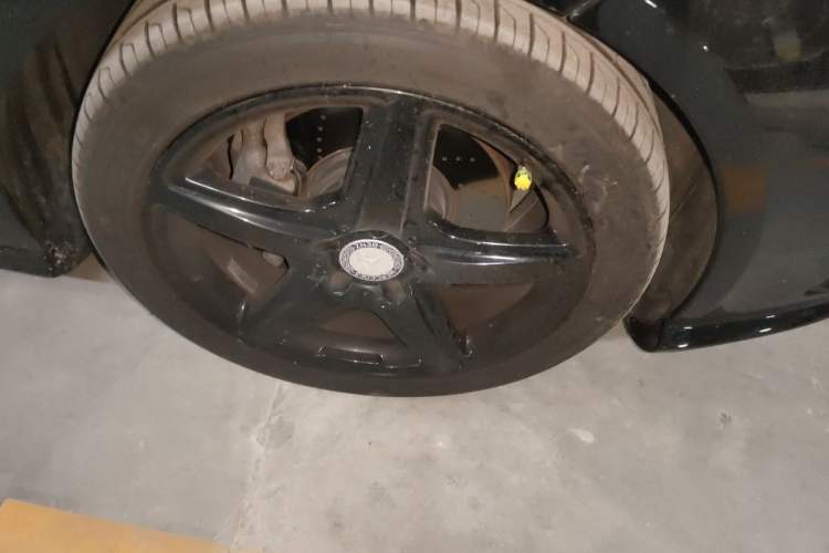 Used Mercedes-Benz CLS 2012 CLS 350 CGI Right Front Wheel Hub