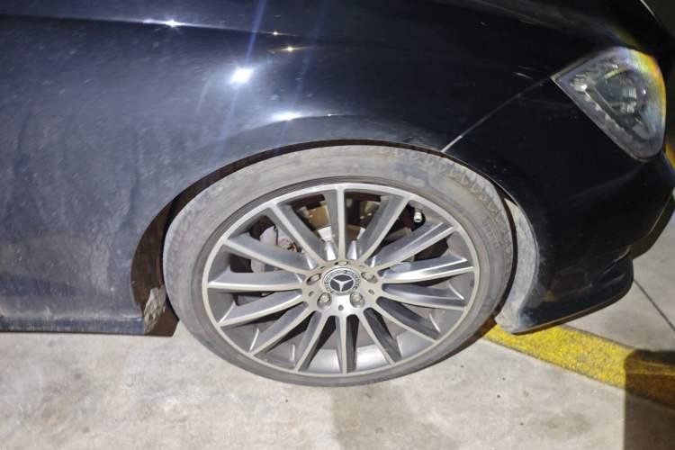 Used Mercedes-Benz CLS 2012 CLS 300 CGI Right Front Wheel Hub