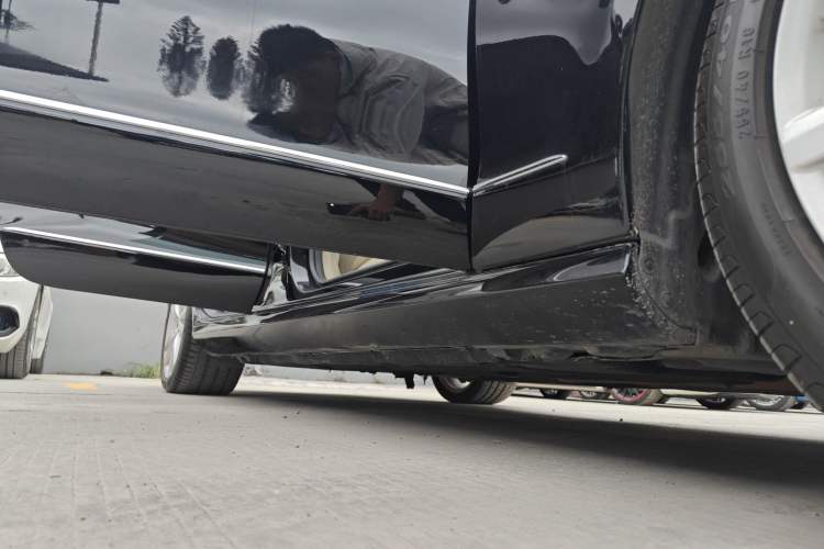 Used Mercedes-Benz CLS 2012 CLS 300 CGI Right Side Sill