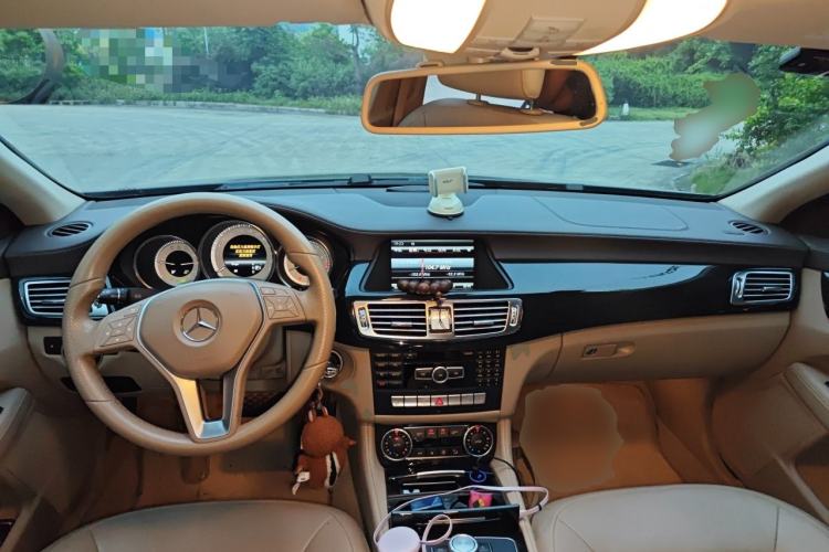 Used Mercedes-Benz CLS 2012 CLS 300 CGI Center Console