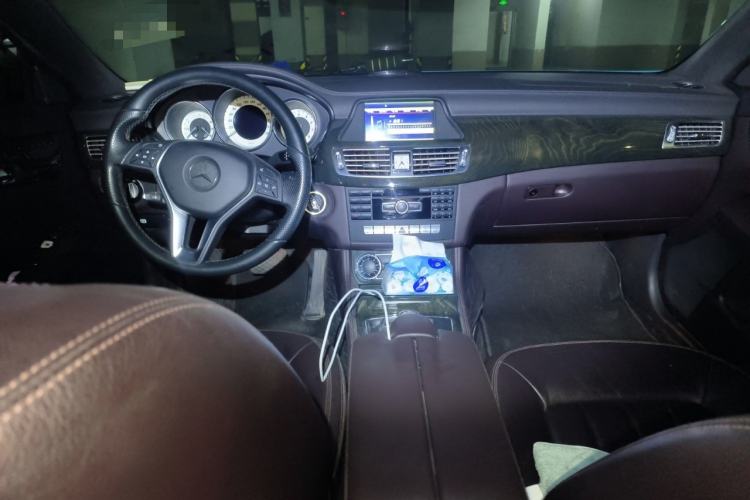 Used Mercedes-Benz CLS 2012 CLS 300 CGI Center Console