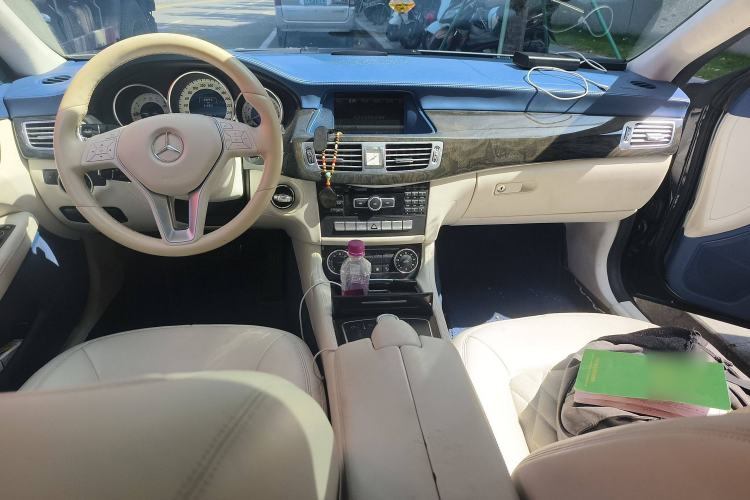 Used Mercedes-Benz CLS 2012 CLS 300 CGI Center Console