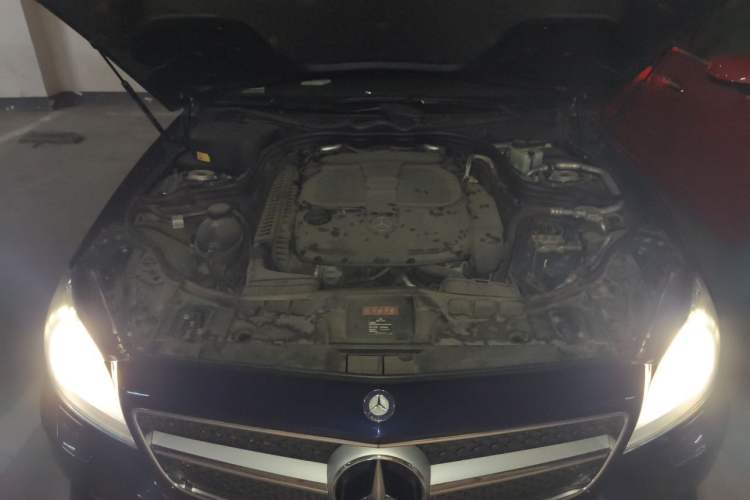 Used Mercedes-Benz CLS 2012 CLS 300 CGI Engine Bay