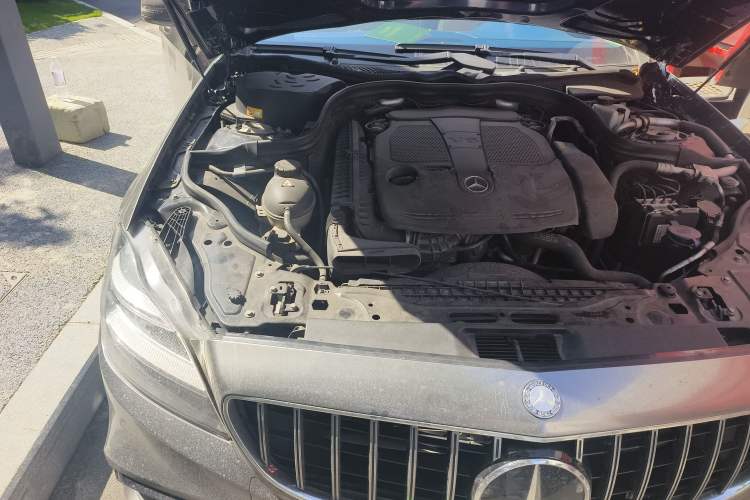 Used Mercedes-Benz CLS 2012 CLS 300 CGI Engine Bay Right