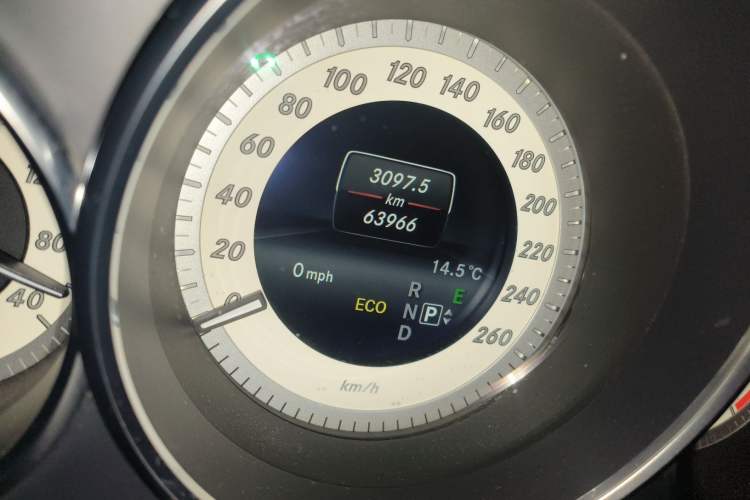 Used Mercedes-Benz CLS 2012 CLS 300 CGI Odometer Close Up