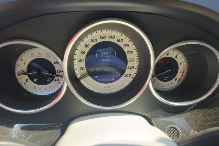 Used Mercedes-Benz CLS 2012 CLS 300 CGI Odometer Close Up