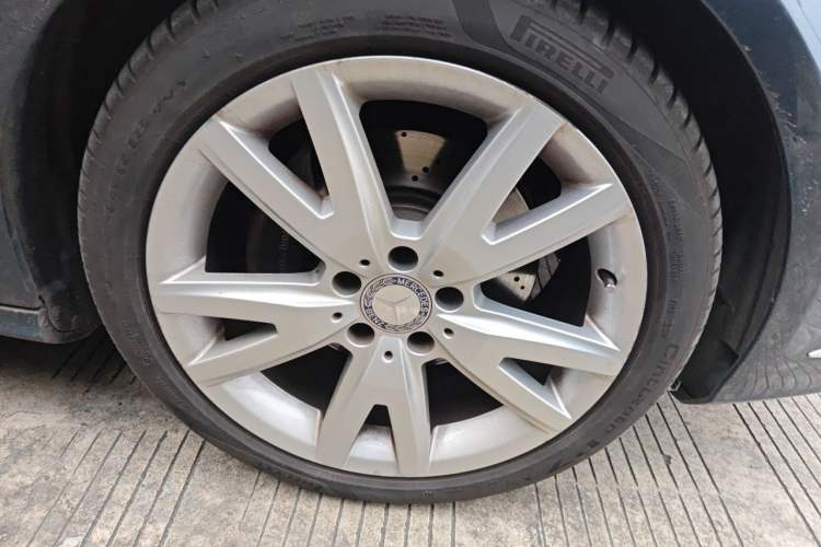 Used Mercedes-Benz CLS 2012 CLS 300 CGI Right Front Wheel Hub