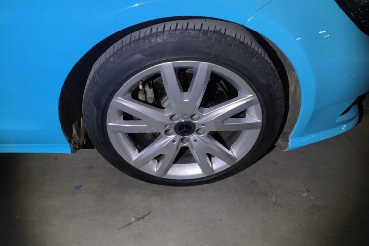Used Mercedes-Benz CLS 2012 CLS 300 CGI Right Front Wheel Hub