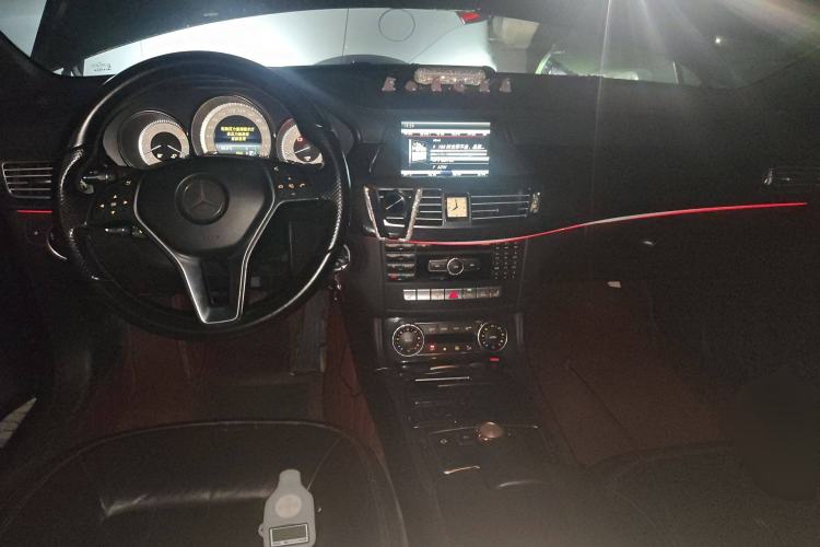 Used Mercedes-Benz CLS 2012 CLS 300 CGI Center Console