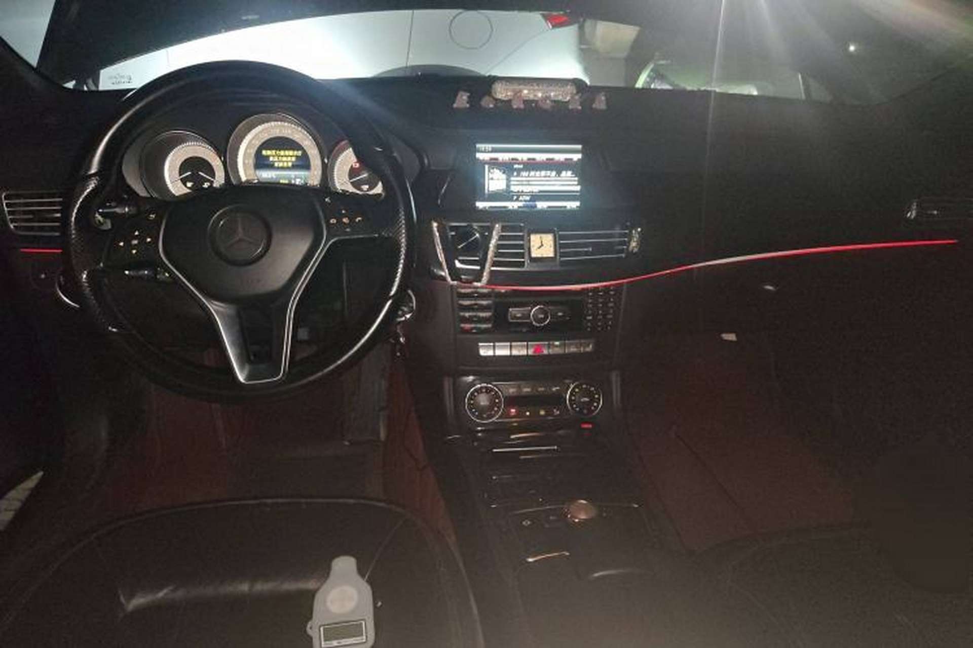 Used Mercedes-Benz CLS 2012 CLS 300 CGI Center Console